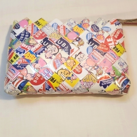 Handmade bubble gum Beano Wristlet - Picture 8 of 11